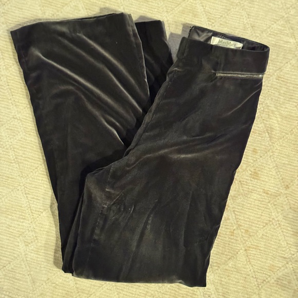 MaxMara Elegant Black Velvet Trousers - Picture 3 of 6